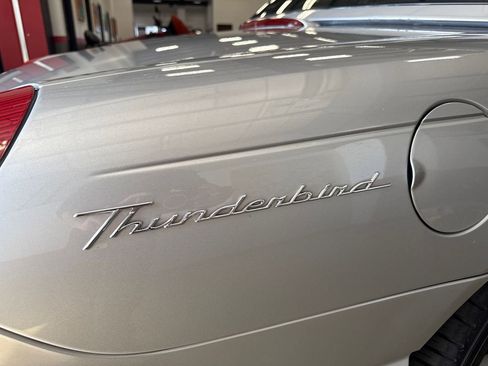 Used 2004 Ford Thunderbird image 81