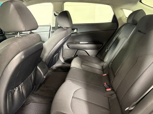 Used 2018 Kia Optima LX w/ 17" Alloy Wheels Package image 32