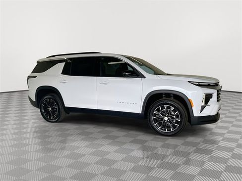 New 2026 Chevrolet Traverse LT w/ Sun and Wheel Package image 13