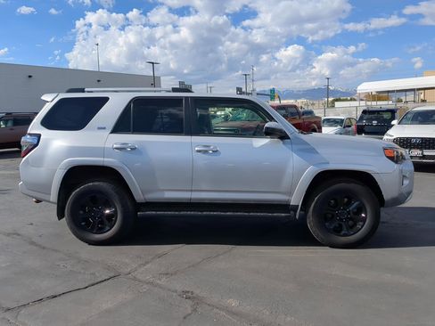 Used 2019 Toyota 4Runner SR5 image 2