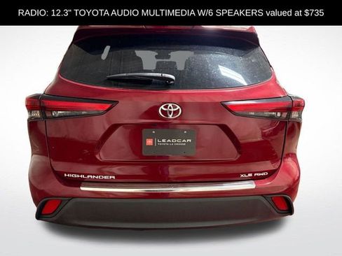 Used 2023 Toyota Highlander XLE AWD/4WD image 4