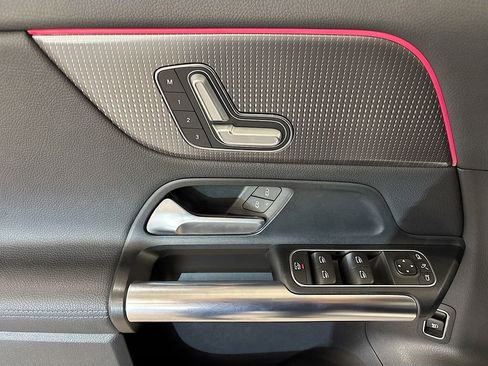 Used 2021 Mercedes-Benz GLA 250 image 23