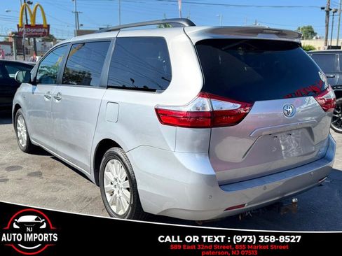 Used 2016 Toyota Sienna XLE Premium image 9
