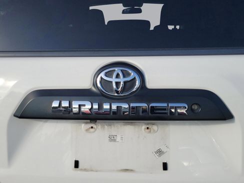 Used 2017 Toyota 4Runner TRD Off-Road Premium AWD/4WD image 23