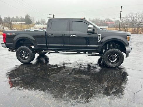 Used 2019 Ford F250 Lariat w/ Lariat Ultimate Package image 2