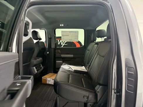 New 2026 Ford F250 Lariat w/ Chrome Package image 15