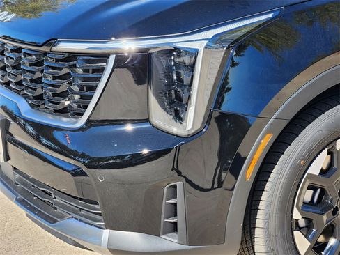 New 2026 Kia Sorento S image 6