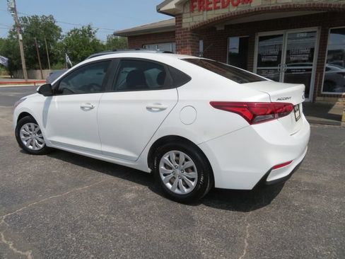 Used 2020 Hyundai Accent SE FWD image 7