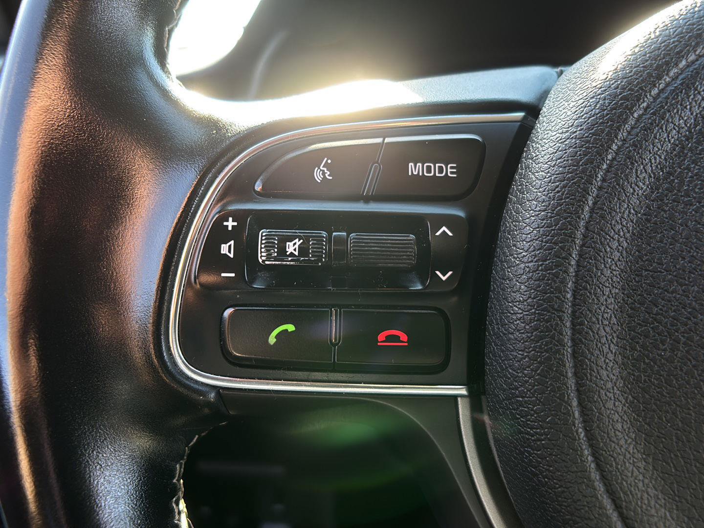Used 2018 Kia Niro LX FWD image 24