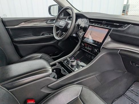 Used 2023 Jeep Grand Cherokee Limited w/ Luxury Tech Group II image 34