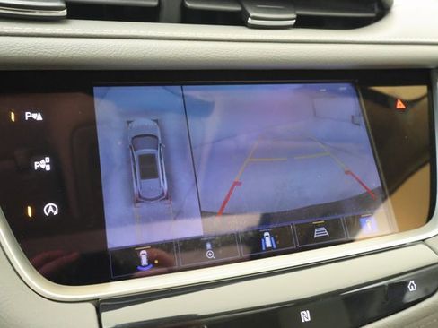 Used 2021 Cadillac XT5 Premium Luxury image 16