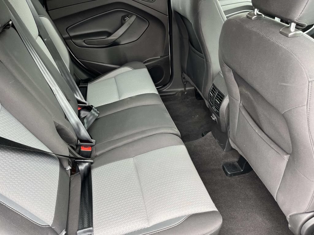 Used 2019 Ford Escape SE FWD image 21