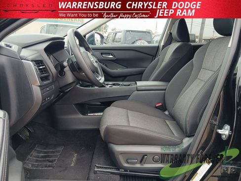 Used 2024 Nissan Rogue SV AWD/4WD image 12