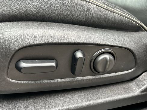 Used 2018 GMC Terrain Denali w/ Comfort Package image 17