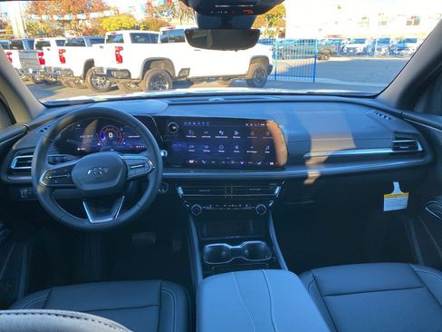 New 2026 Chevrolet Traverse LT w/ Midnight/Sport Edition image 3