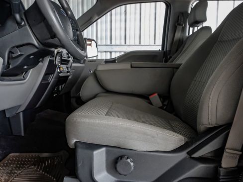 Used 2016 Ford F150 XLT RWD image 29