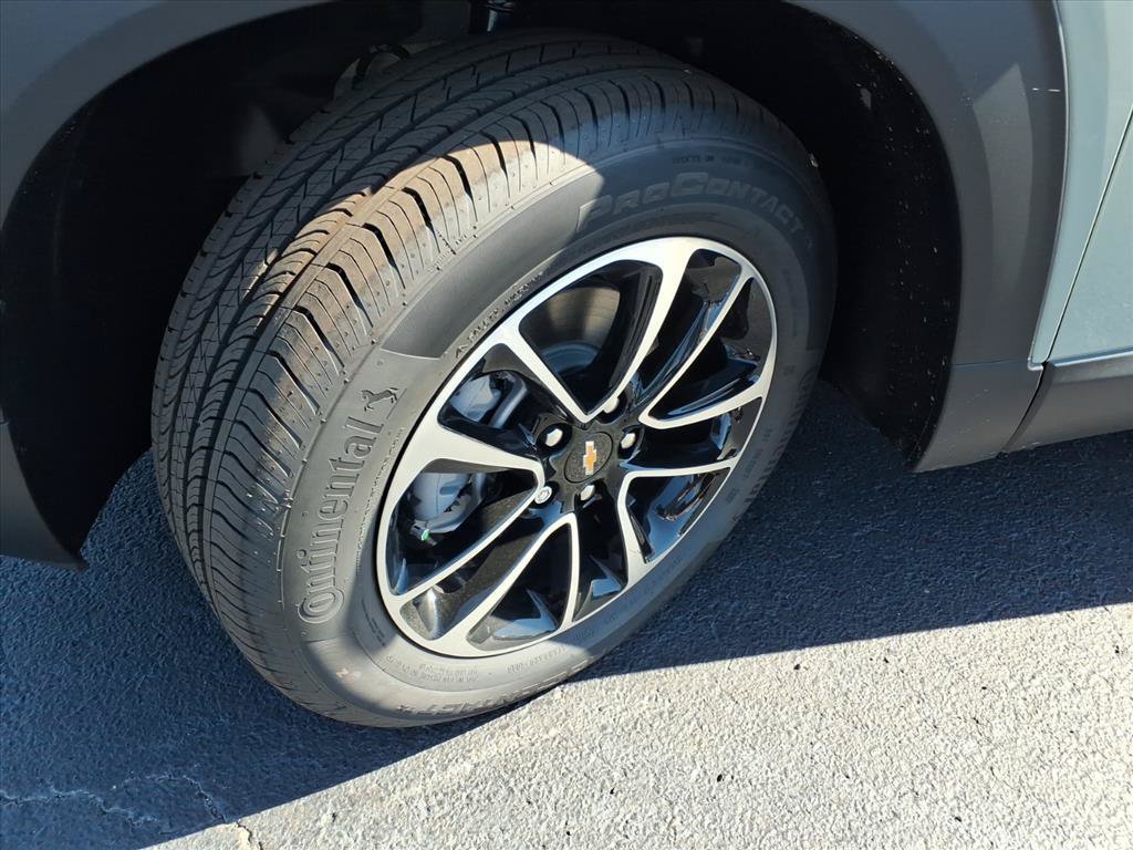 New 2026 Chevrolet TrailBlazer LT w/ LT Cold Weather Package FWD image 16