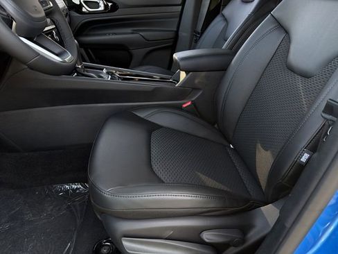 New 2026 Jeep Compass Latitude image 19