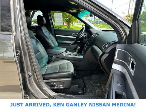 Used 2016 Ford Explorer XLT w/ Equipment Group 202A AWD/4WD image 24