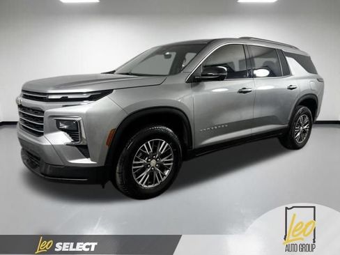 Used 2026 Chevrolet Traverse LT w/ Driver Confidence Package AWD/4WD image 25