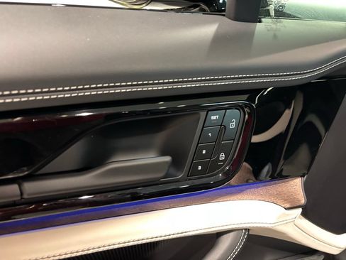 Certified 2026 Porsche Panamera 4 AWD/4WD image 7