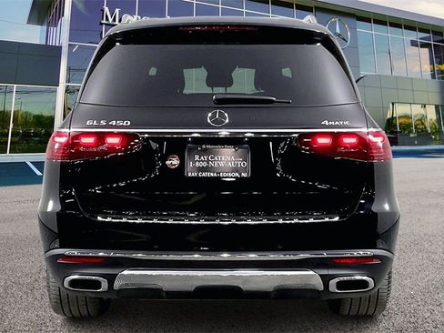 Used 2026 Mercedes-Benz GLS 450 4MATIC image 4