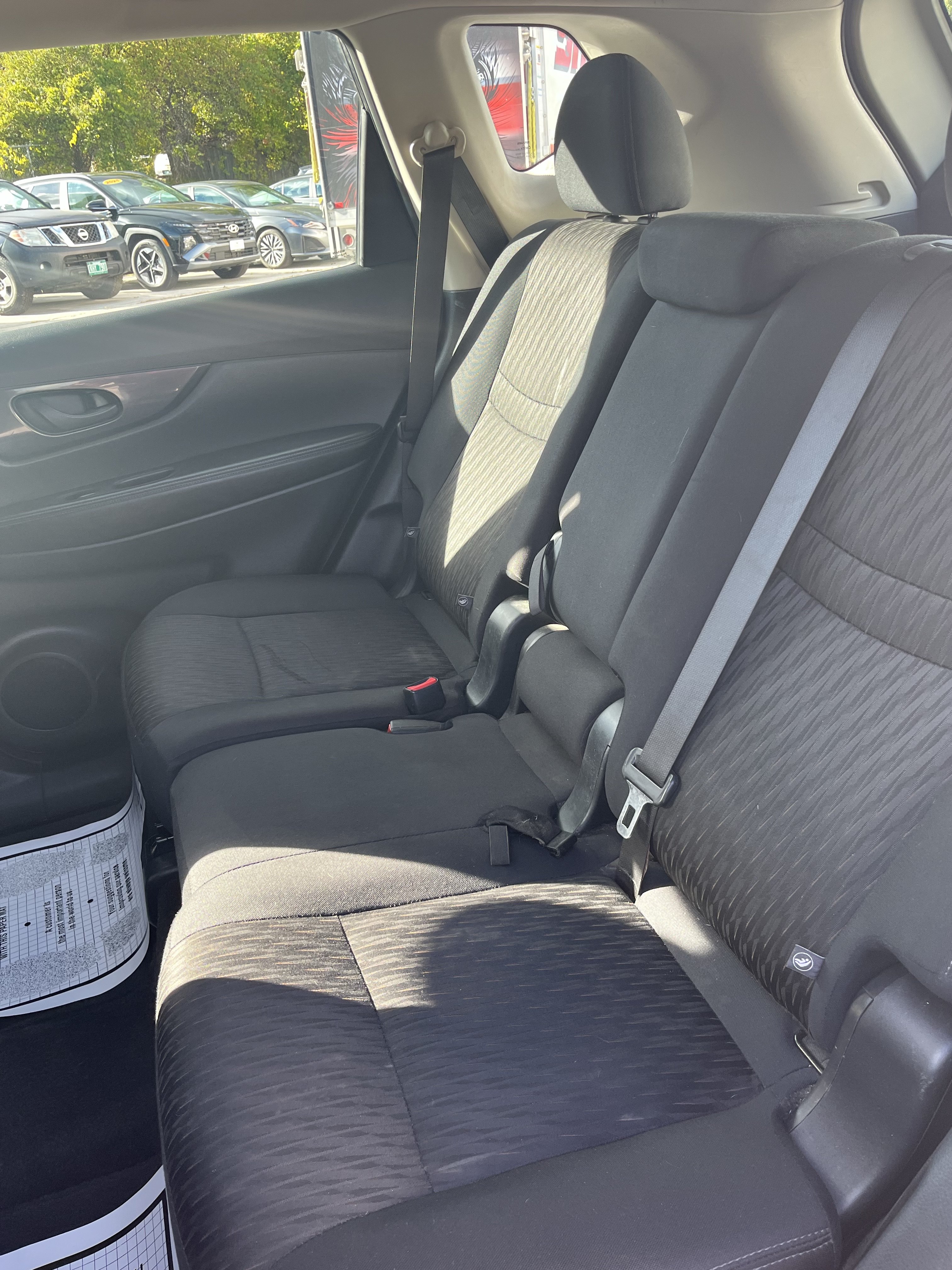 Used 2019 Nissan Rogue S AWD/4WD image 19