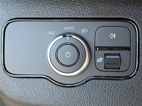 Used 2025 Mercedes-Benz Sprinter 2500 image 20