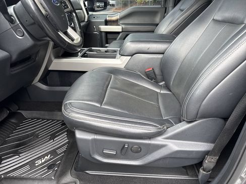 Used 2022 Ford F350 Lariat w/ Black Appearance Package AWD/4WD image 18