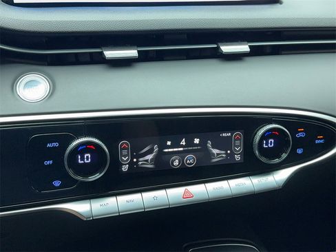 Used 2024 Genesis GV70 2.5T w/ Select Package image 28