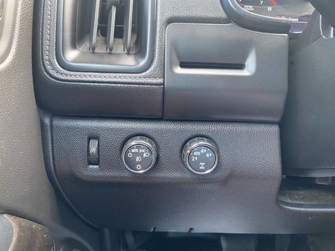 Used 2016 GMC Canyon SLE image 17