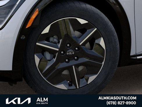 New 2026 Kia EV6 Wind RWD image 9