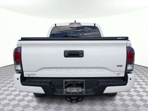 Used 2022 Toyota Tacoma Limited image 5