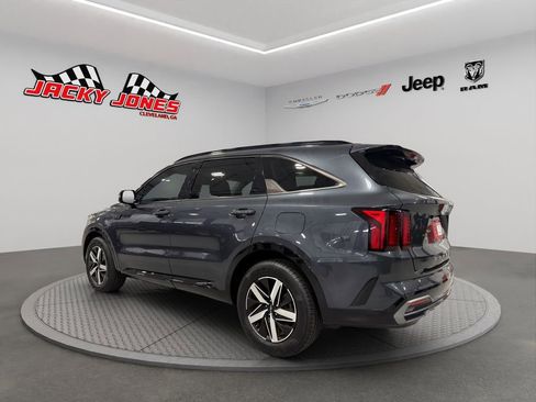 Used 2022 Kia Sorento S w/ Panoramic Sunroof Package image 7