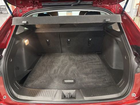 Used 2025 Chevrolet Trax LT w/ LT Convenience Package image 32