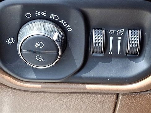 Used 2022 RAM 2500 Limited image 23