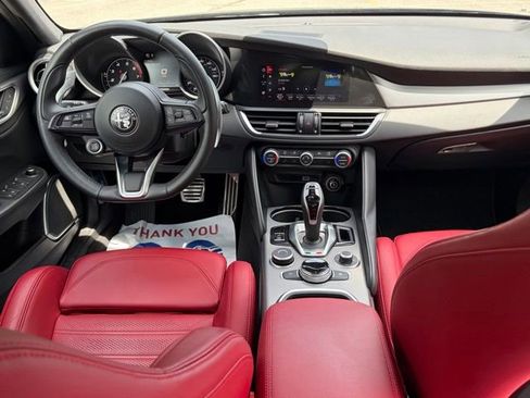 Used 2023 Alfa Romeo Giulia Veloce AWD/4WD image 45