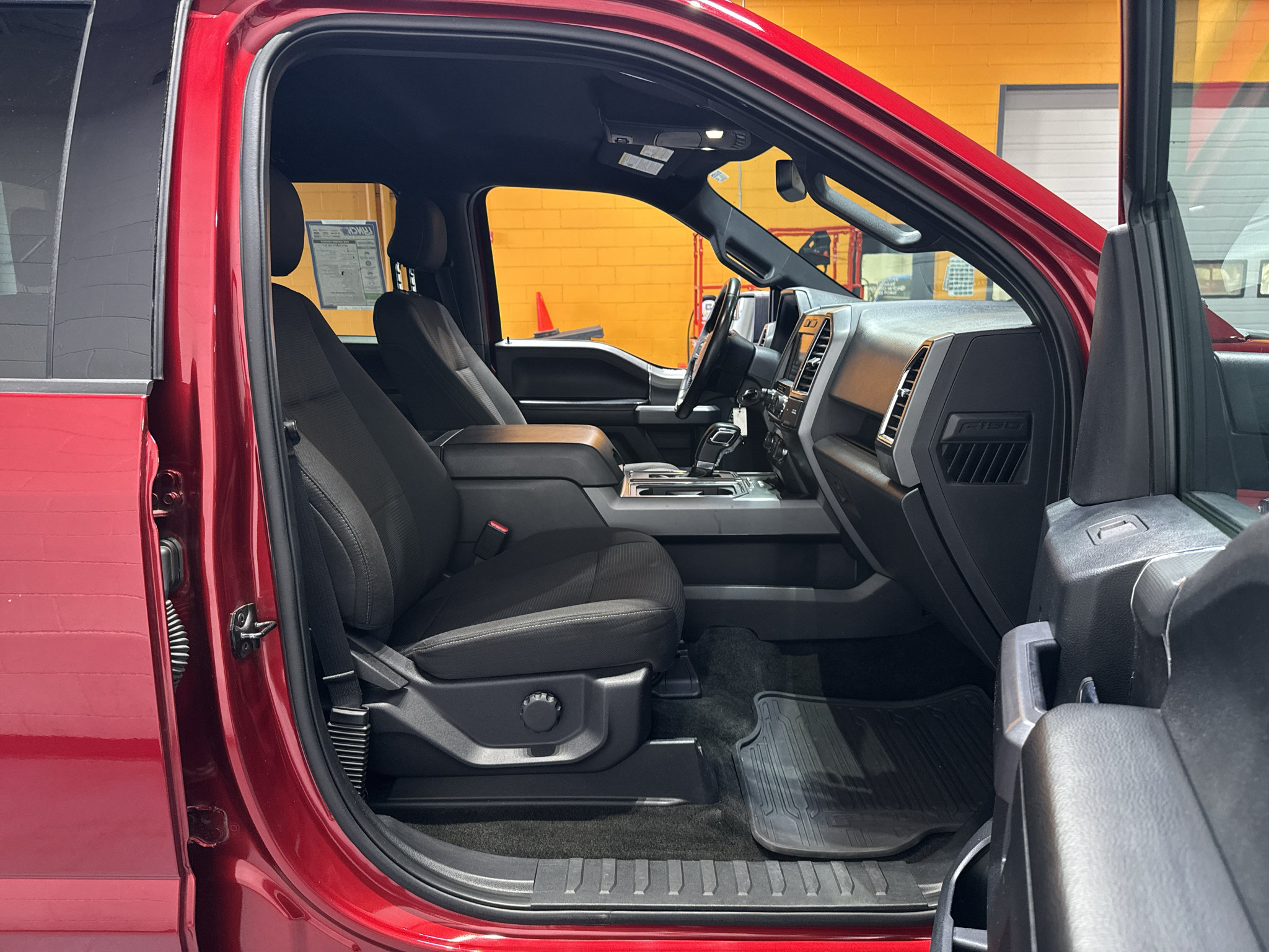 Used 2015 Ford F150 XLT w/ Equipment Group 301A Mid AWD/4WD image 21