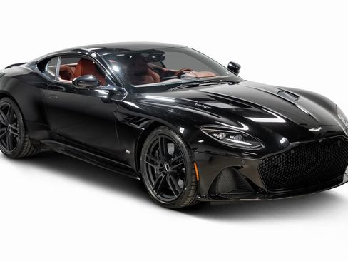Used 2019 Aston Martin DBS Superleggera image 3