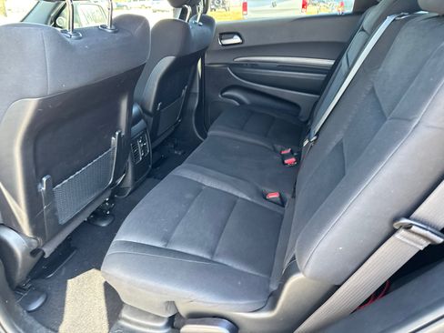 Used 2024 Dodge Durango SXT w/ 3rd Row Seating Group image 19