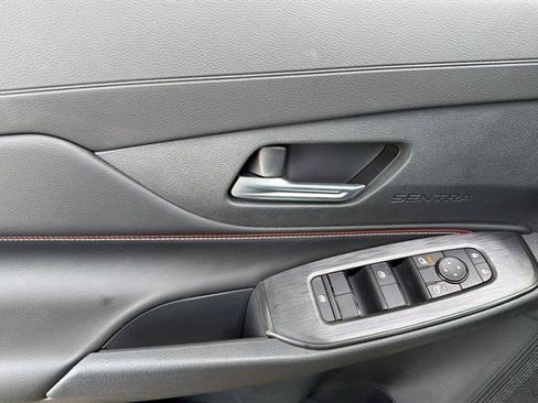 New 2027 Nissan Sentra SR w/ Floor Mat Package FWD image 11