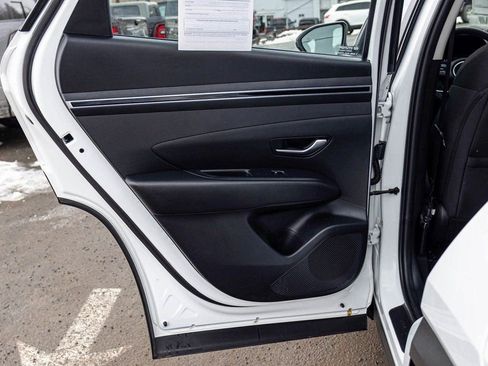 Used 2023 Hyundai Tucson SE image 14