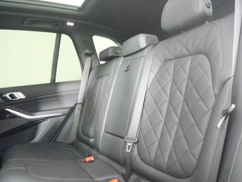 Used 2024 BMW X5 xDrive40i w/ M Sport Package AWD/4WD image 15