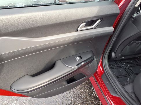 Used 2022 Kia K5 LXS image 8