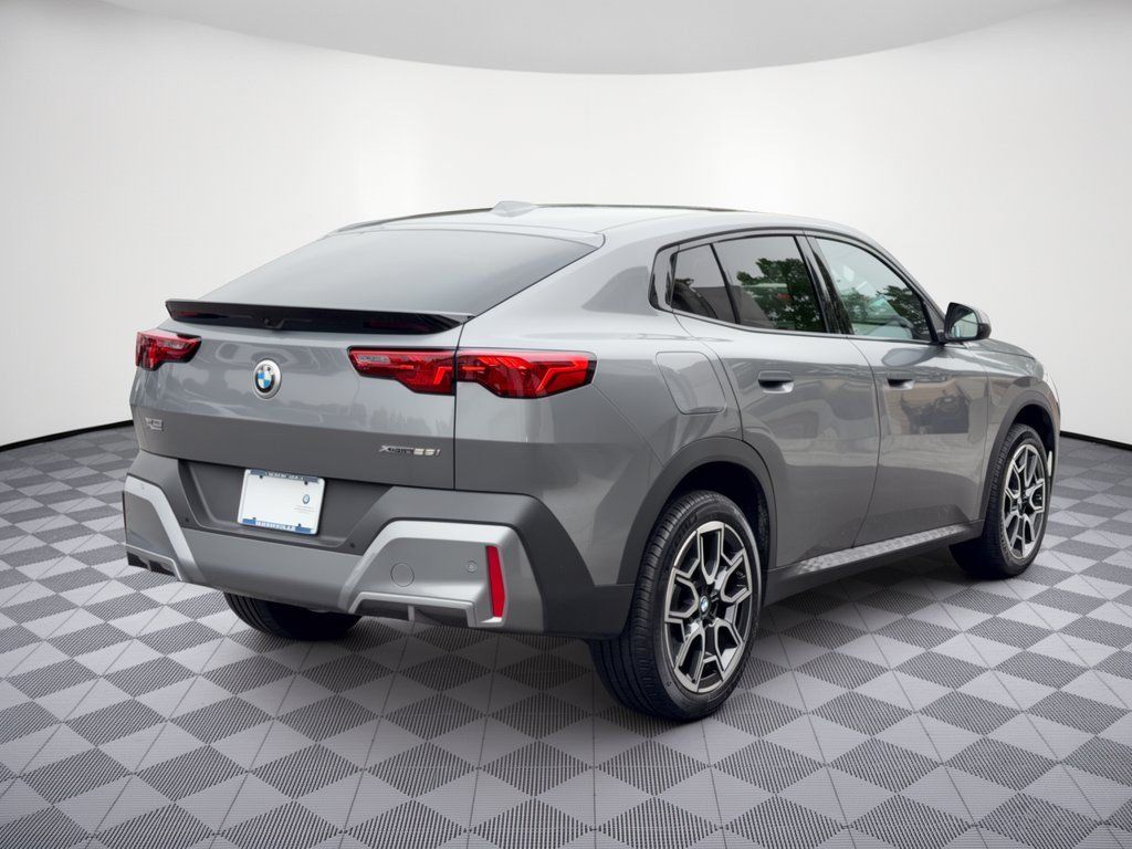 Certified 2026 BMW X2 xDrive28i w/ Technology Package AWD/4WD image 9