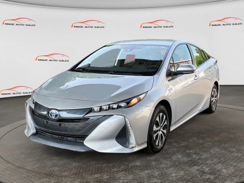 Used 2022 Toyota Prius Prime XLE FWD image 1