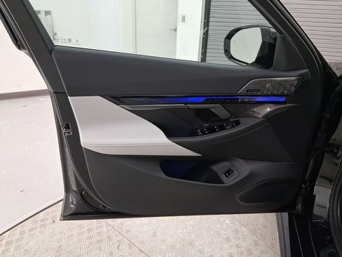 New 2026 BMW M5 image 18