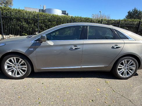 Used 2019 Cadillac XTS Luxury image 8