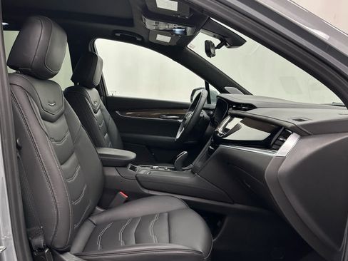 Used 2025 Cadillac XT6 Premium Luxury w/ Platinum Package AWD/4WD image 19