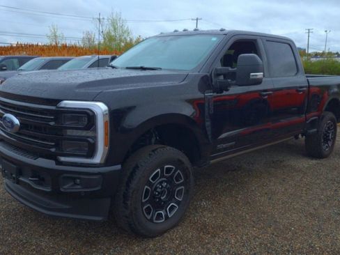 Used 2025 Ford F250 Platinum AWD/4WD image 1